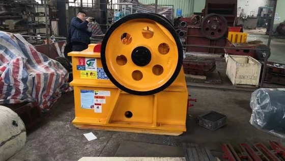 15Kw চোয়াল পেষণকারী মেশিন 5-20 TPH মাইনিং স্মল স্কেল রক ক্রাশার PE250*400