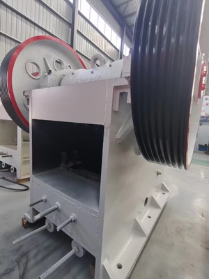 110Kw চোয়াল টাইপ রক ক্রাশার উচ্চ ক্ষমতা PE750*1060 380V স্টোন শঙ্কু পেষণকারী মেশিন