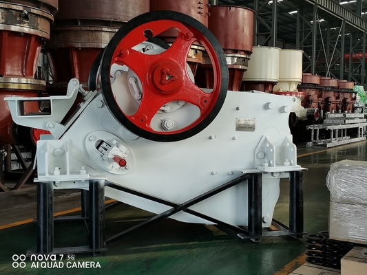 100Kw ক্রাশিং মিলিং মেশিন 8474209000 C106 চোয়াল পেষণকারী ইন কোয়ারি এবং মাইনিং