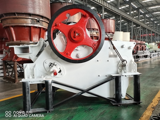 100Kw ক্রাশিং মিলিং মেশিন 8474209000 C106 চোয়াল পেষণকারী ইন কোয়ারি এবং মাইনিং