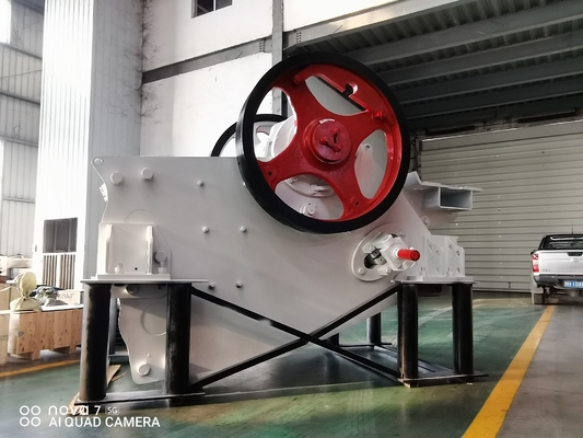 100Kw ক্রাশিং মিলিং মেশিন 8474209000 C106 চোয়াল পেষণকারী ইন কোয়ারি এবং মাইনিং