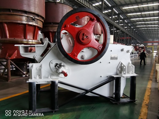 100Kw ক্রাশিং মিলিং মেশিন 8474209000 C106 চোয়াল পেষণকারী ইন কোয়ারি এবং মাইনিং
