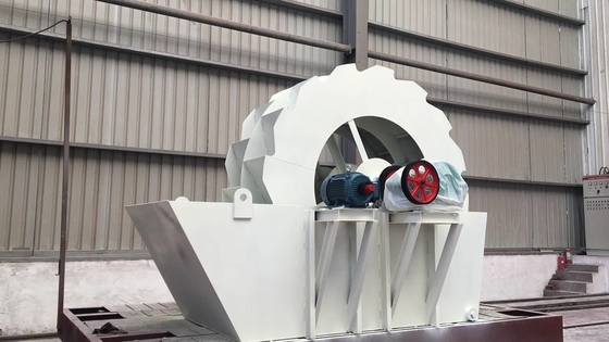 হুইল ভাইব্রেটিং স্ক্রিন মেশিন 7.5kw 180 TPH গোল্ড স্পাইরাল স্যান্ড ওয়াশিং মেশিন