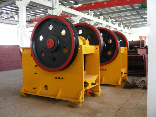 30Kw PE400*600 মোবাইল শঙ্কু পেষণকারী, প্রাথমিক স্টোন ক্রাশার 36 24