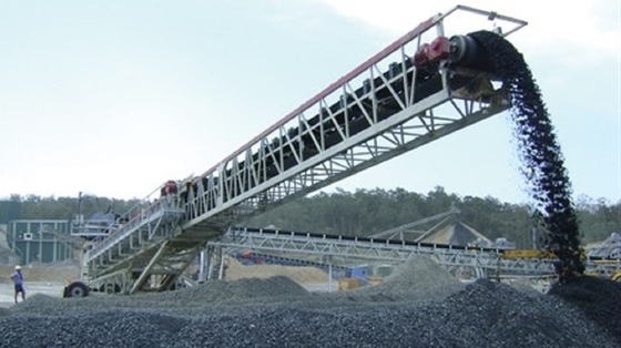 লৌহ আকরিক স্থানান্তর বেল্ট পরিবাহক 200Kw 1200mm প্রস্থ খনির পরিবহন তাপ প্রতিরোধী